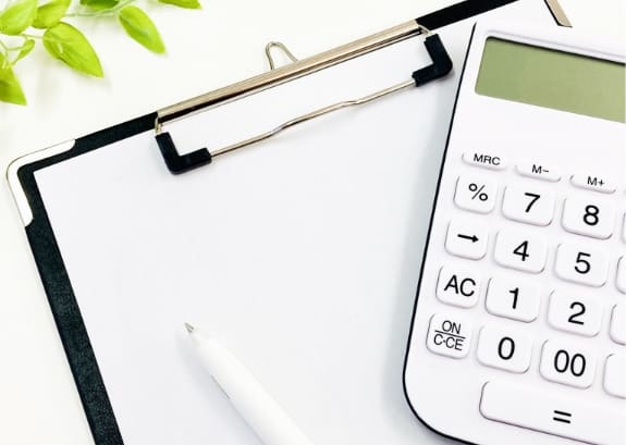 入居先の高齢者施設より紹介料をいただいているため、ご相談・ご案内の費用は無料で承っております。